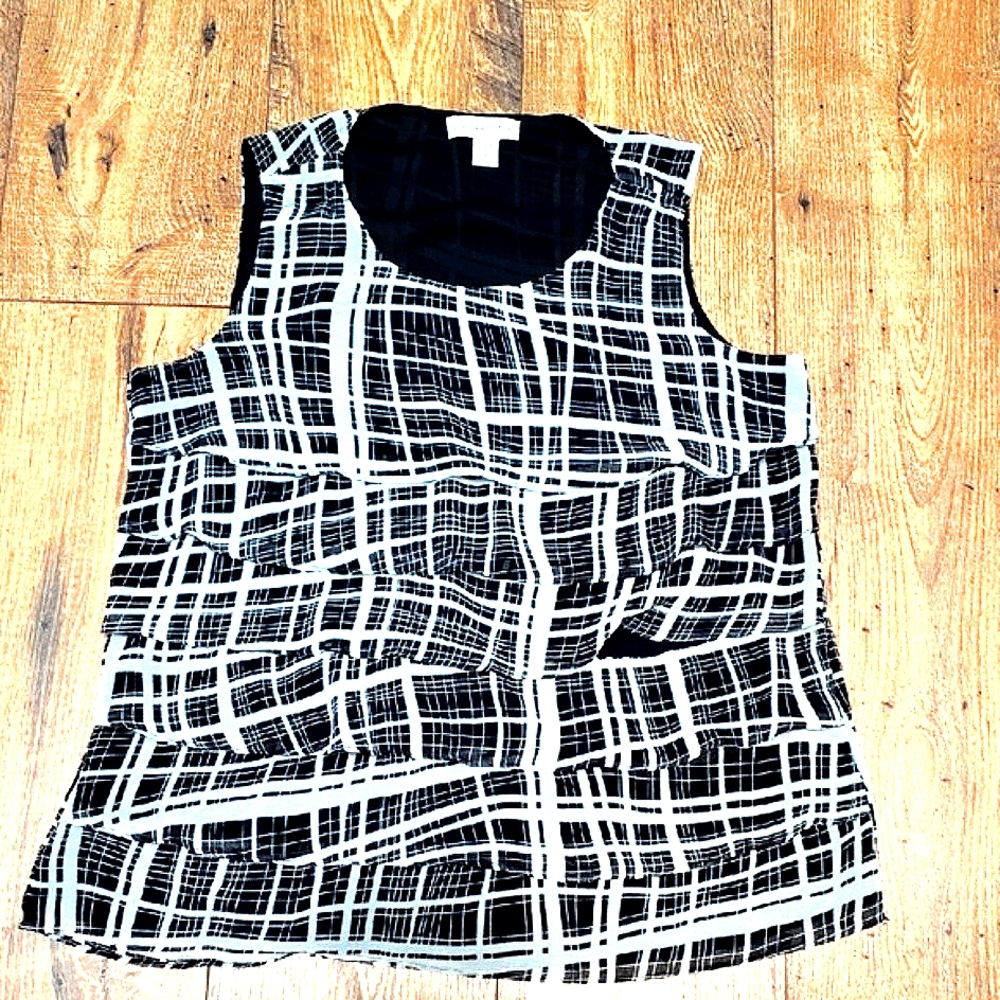 Chaus Black and White Boxy Sleeveless Tank Top